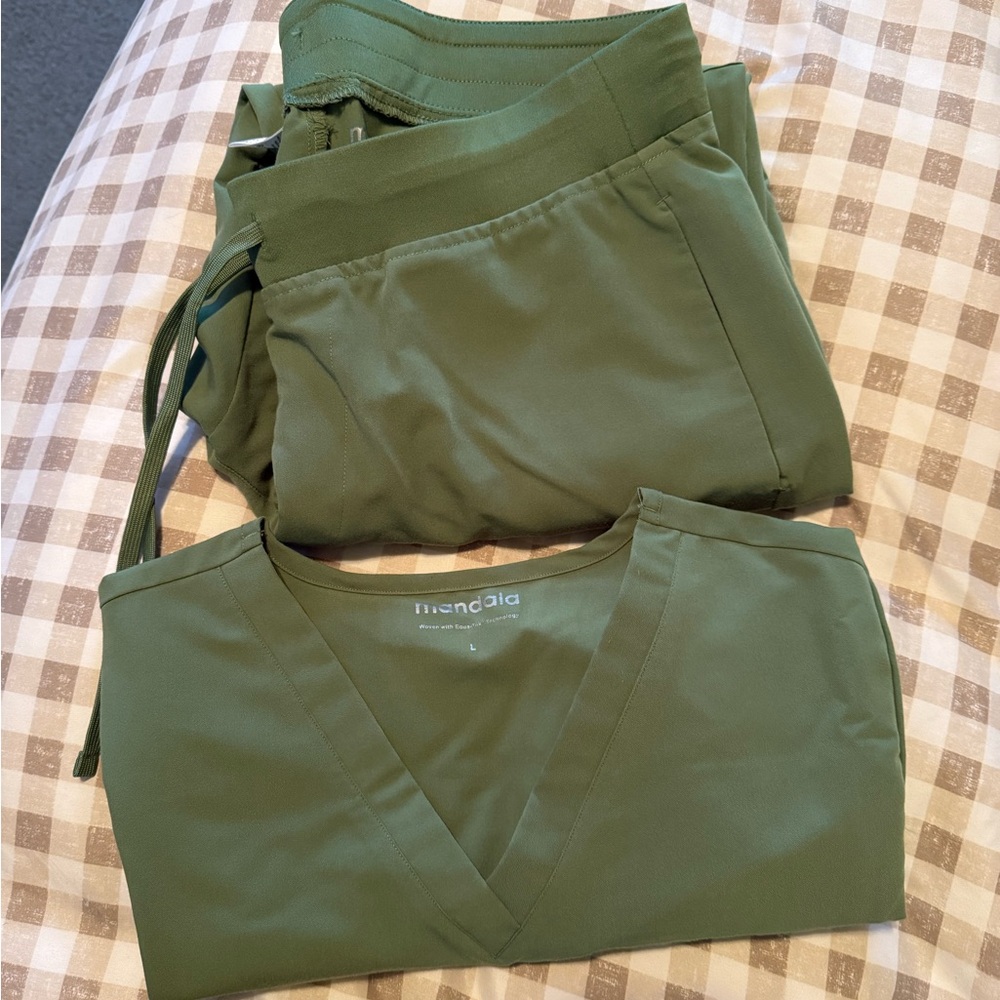Mandala Green Scrub Set